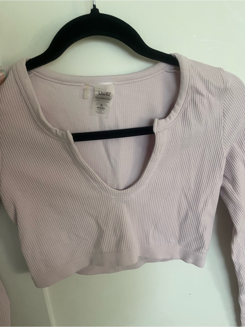 Ribbed Long Sleeve V-Neck Crop Top - Light pink